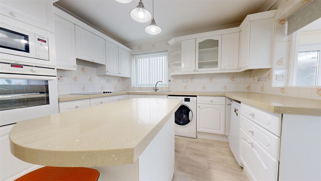 Property photo 2 of 17 Kitchen.Jpg