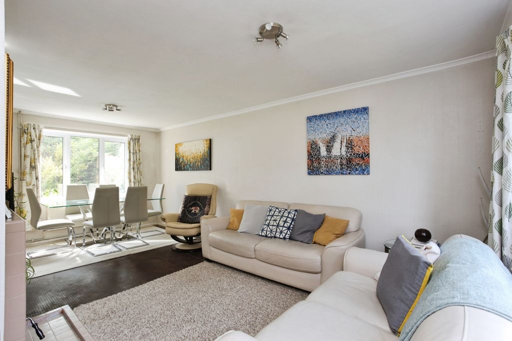 Property photo 3 of 18 Pbox-Img.Jpg