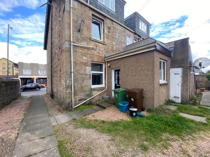 Property photo 2 of 8