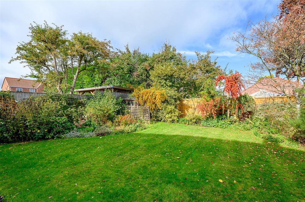 Property photo 3 of 19 Garden