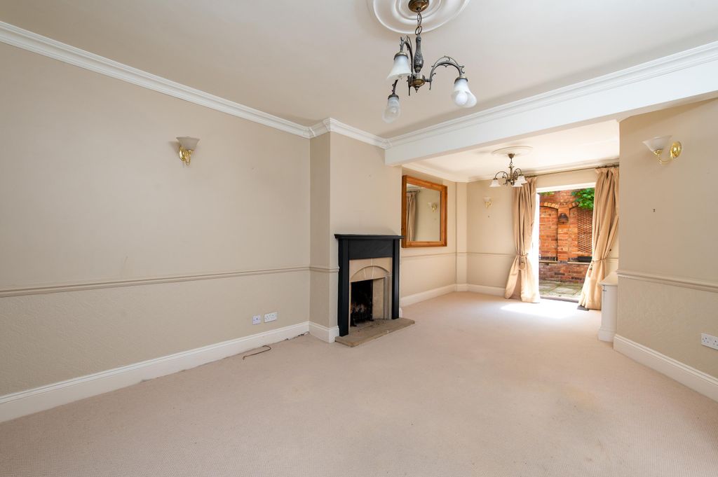 Property photo 3 of 34 Image