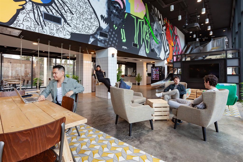 Property photo 2 of 25