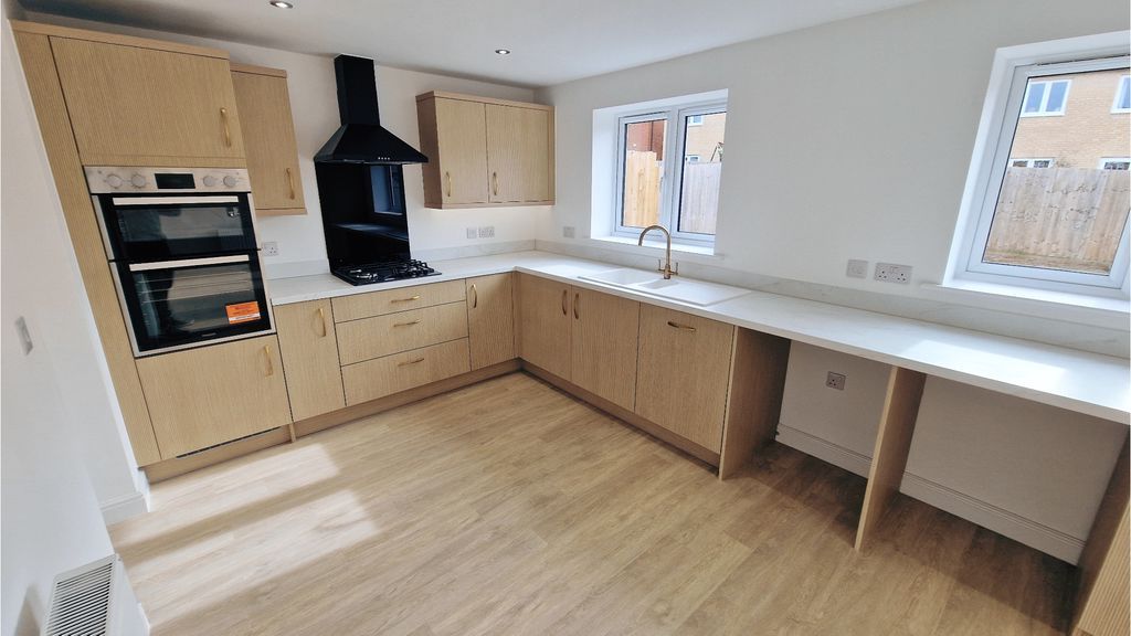 Property photo 2 of 17 Photo 2