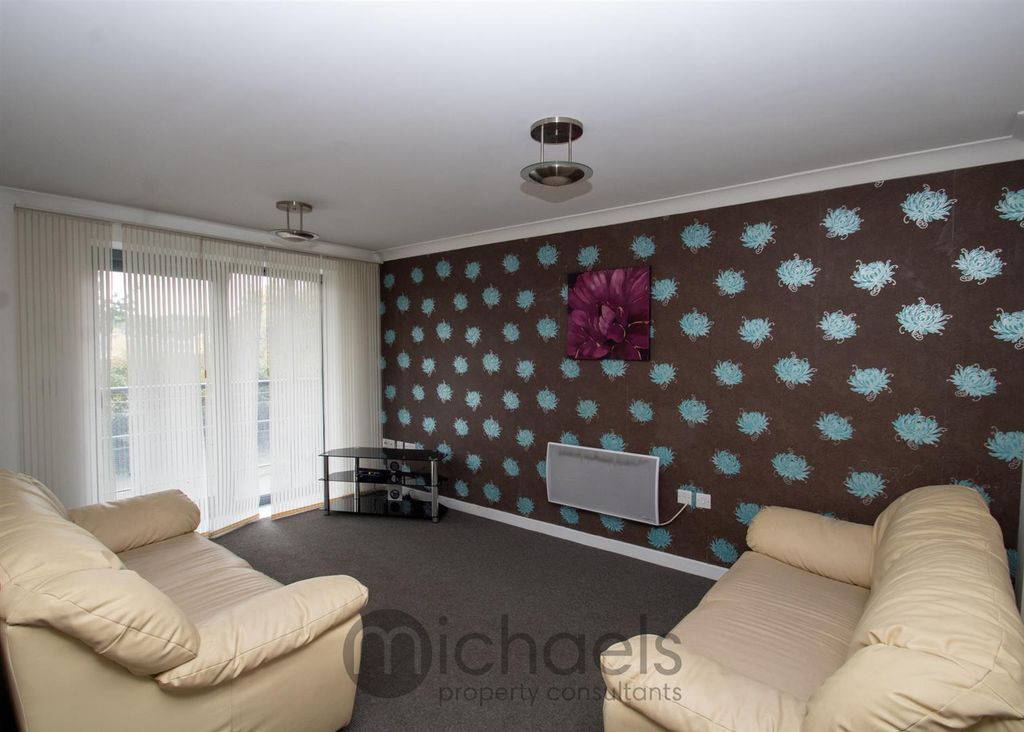 Property photo 3 of 9