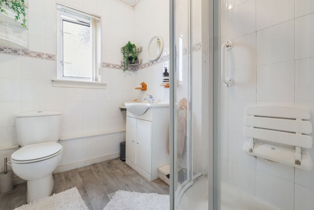 Additional image 10 of 2 bed flat for saleAlbert Avenue, Grangemouth FK3