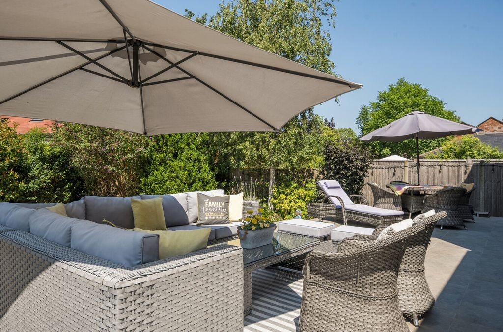 Property photo 3 of 29 1487977-8-6A4E374...