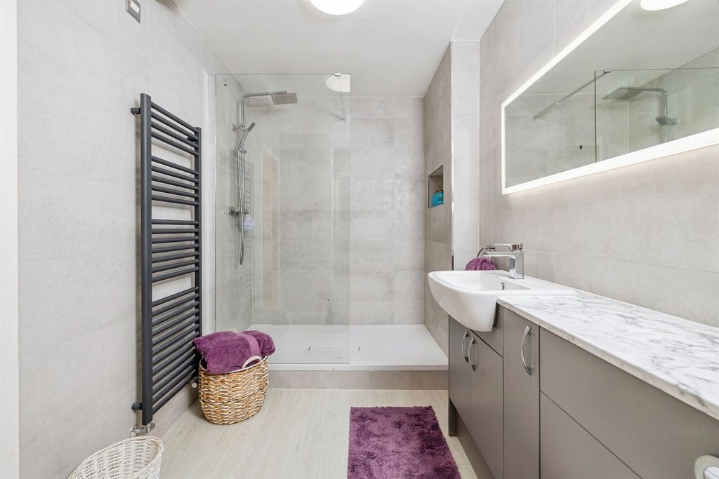 Additional image 13 of 2 bed flat for saleMarine Approach, Burton Waters, Lincoln LN1