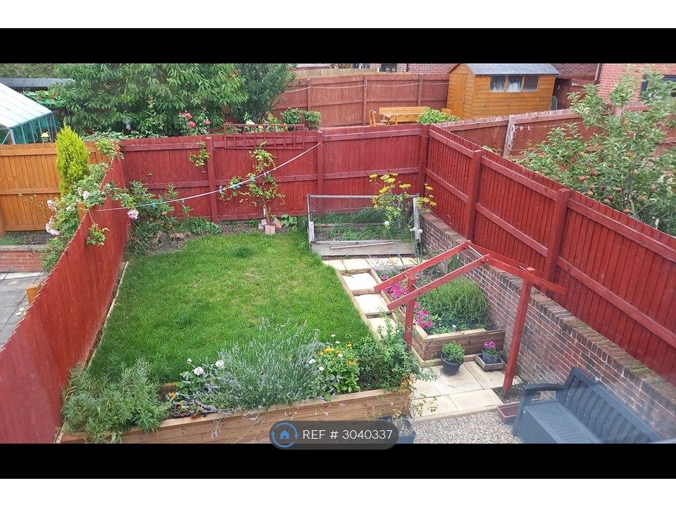 Property photo 3 of 5 Garden