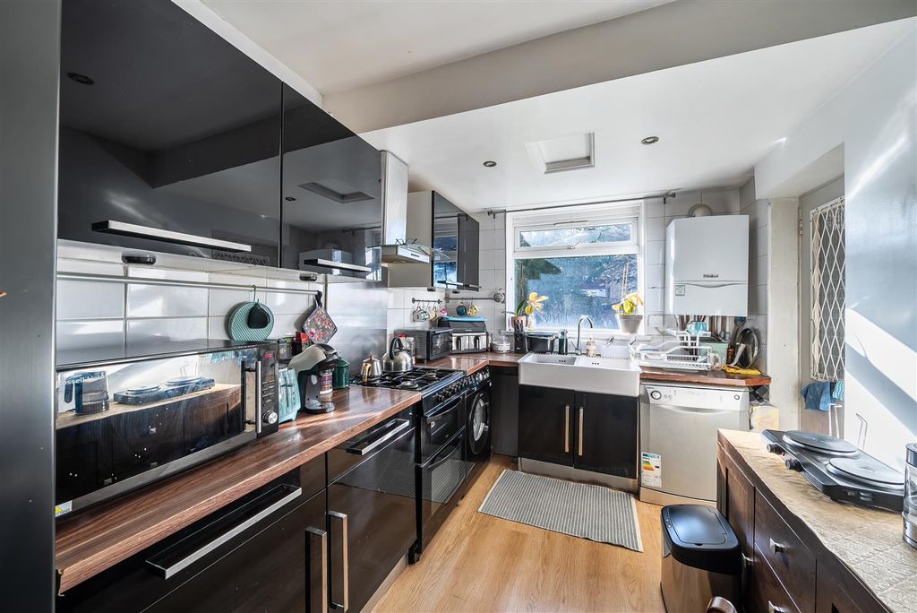 Property photo 2 of 14 1406910-14-69833c49163Fc.Jpg