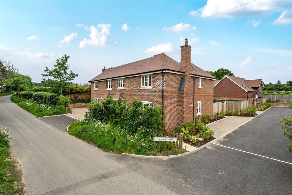 Property photo 1 of 7 2 Acorn Gardens
