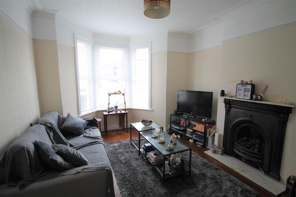 Property photo 3 of 12 Lounge 3.Jpg