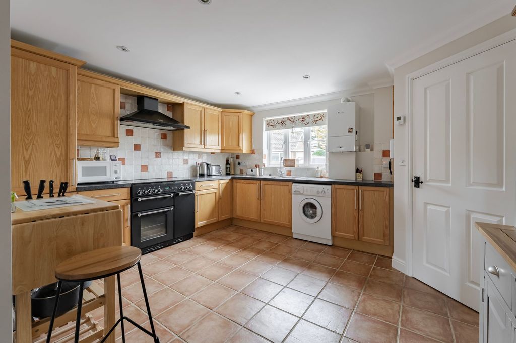 Property photo 3 of 16