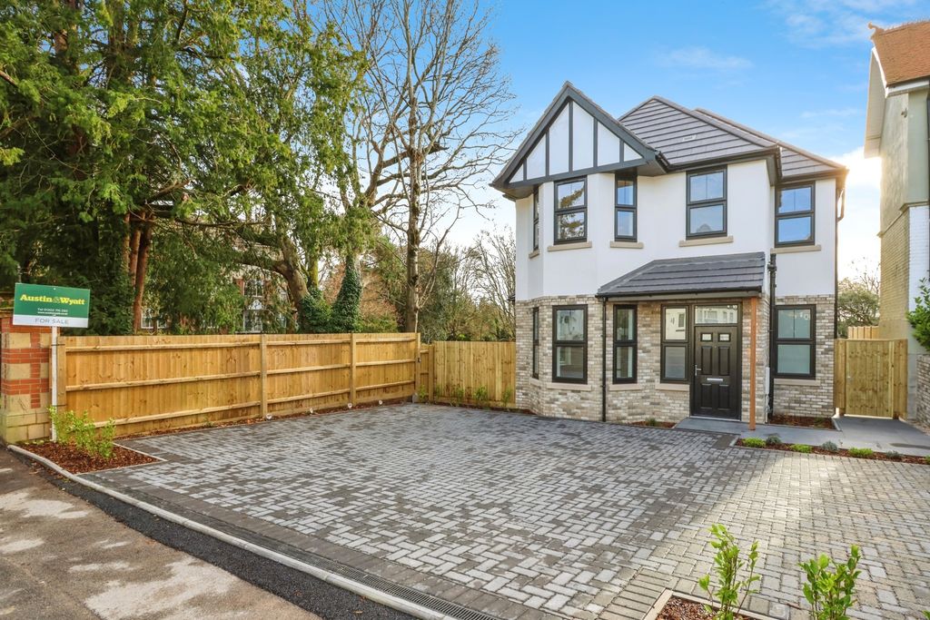 Property photo 1 of 26 Front