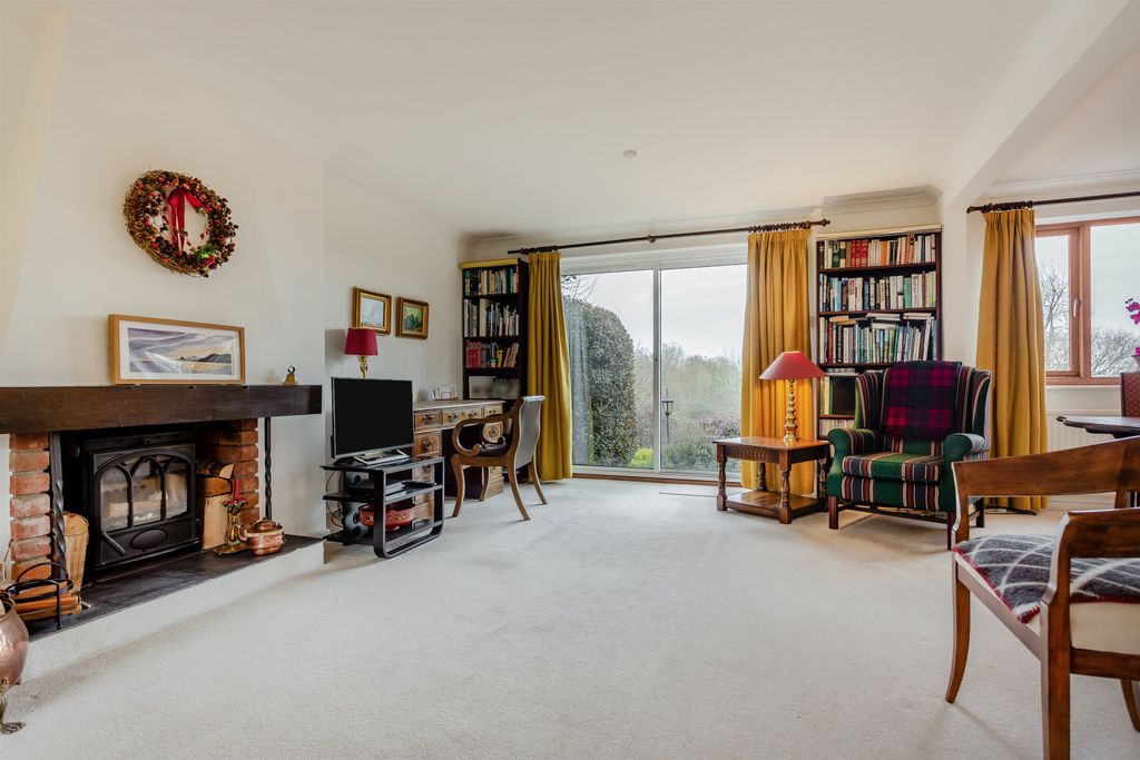 Property photo 3 of 23