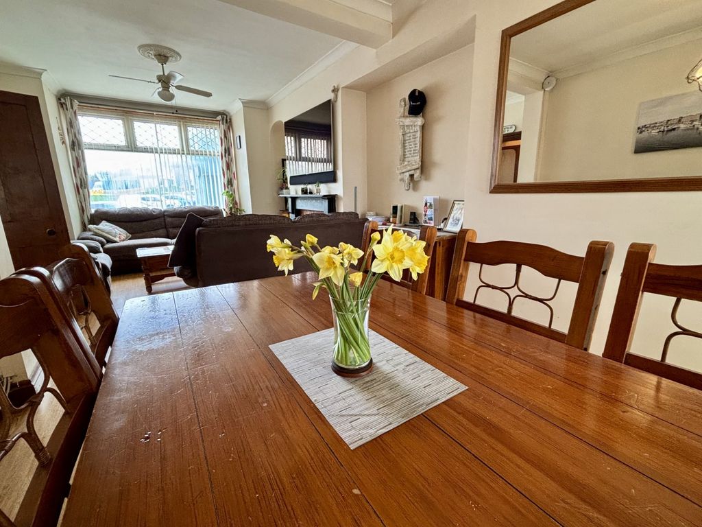 Property photo 3 of 36 Picture No. 81