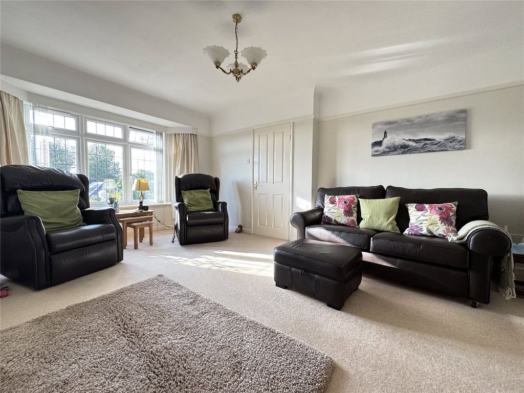 Property photo 3 of 14 Picture No. 15