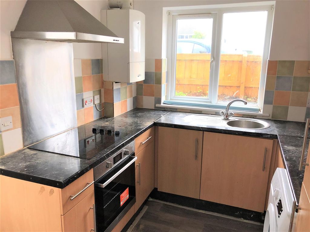 Property photo 2 of 7 Kitchen.Jpg