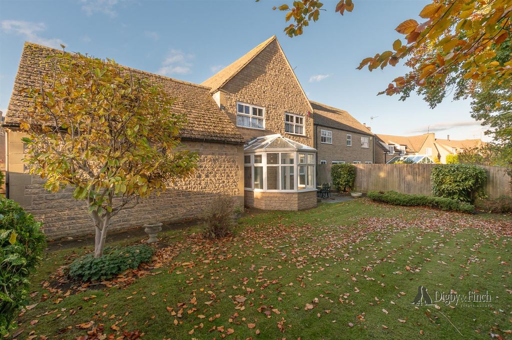 Property photo 3 of 18