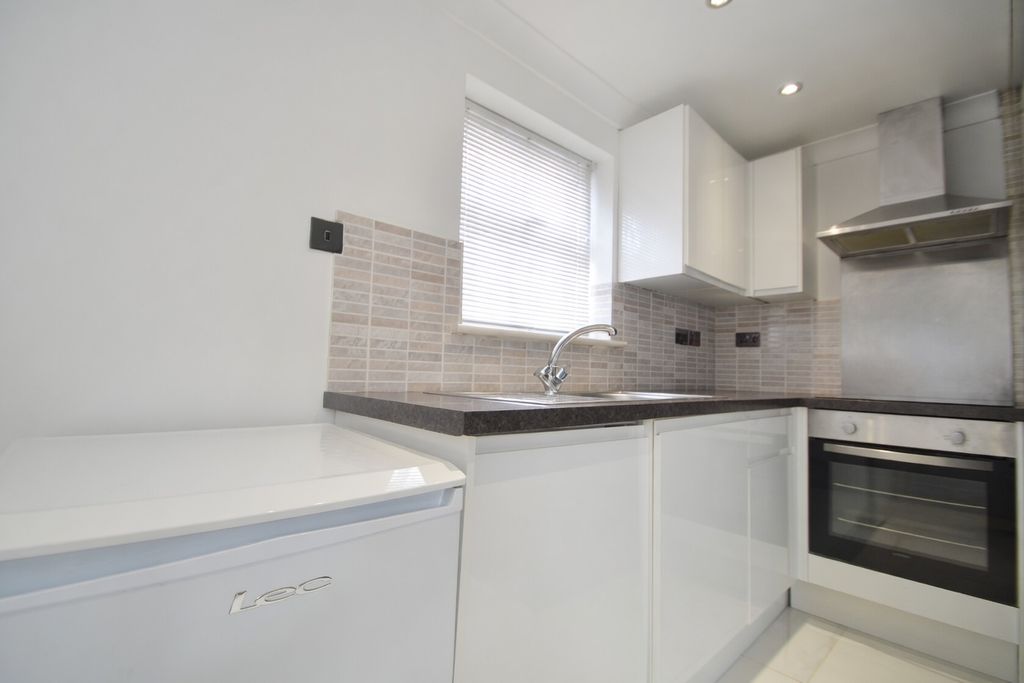 Property photo 3 of 4 2Qn1O