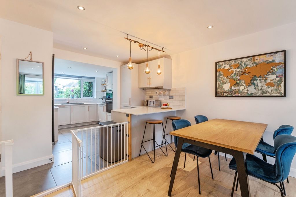 Property photo 3 of 19 Kitchen/Dining Area