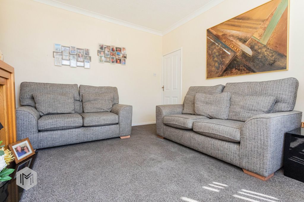Property photo 3 of 22 Picture No. 02