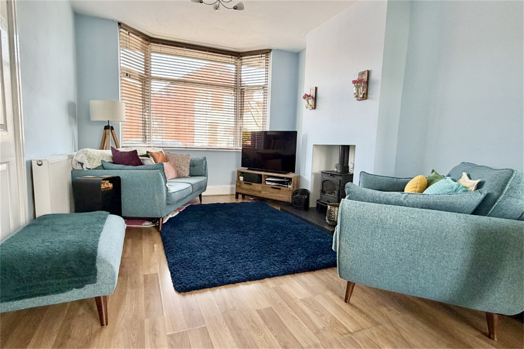 Property photo 3 of 27 Lounge