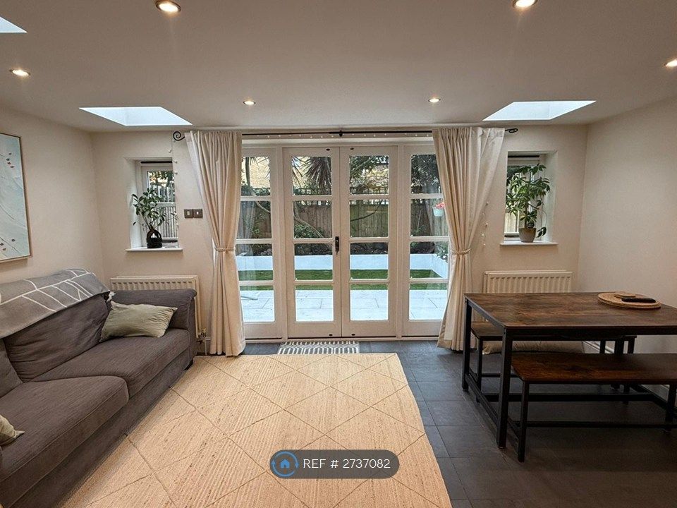 Property photo 1 of 10 Kitchen/Diner/Lounge Area