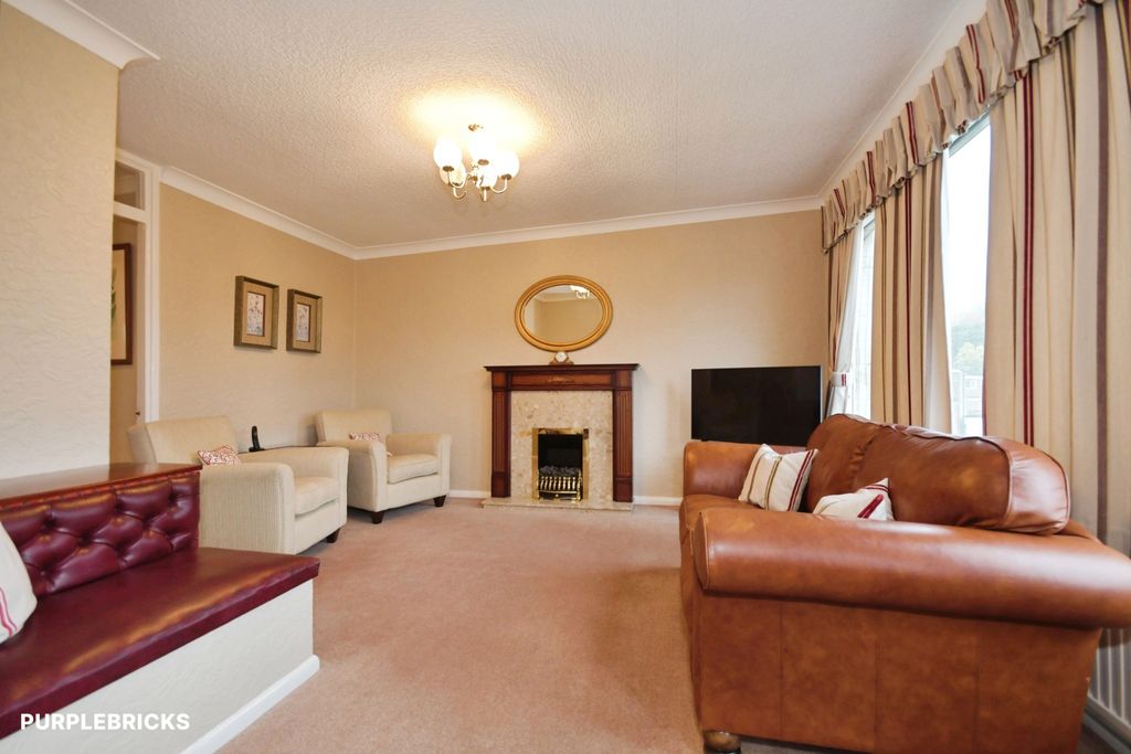 Property photo 1 of 28