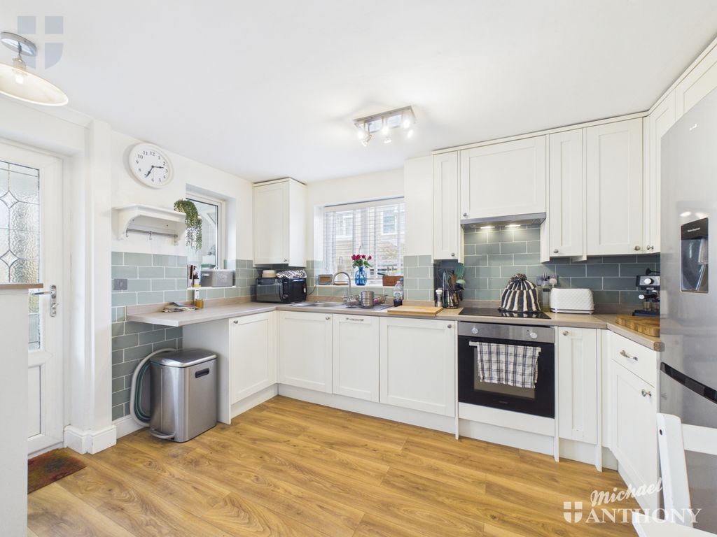 Property photo 3 of 9 Cam03218G0-Pr0955-Still008