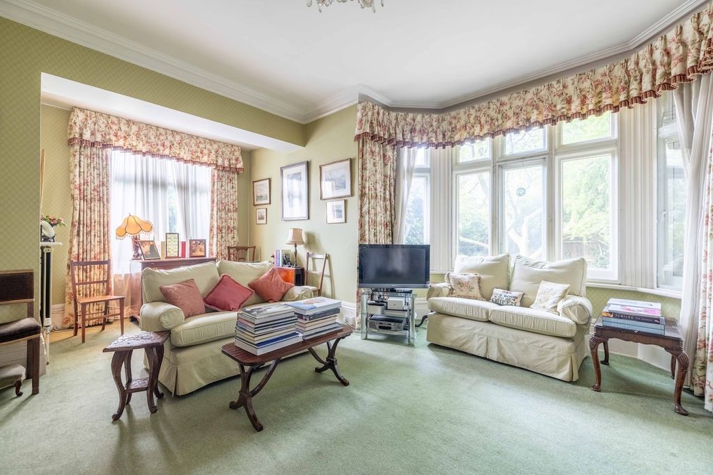 Property photo 3 of 25