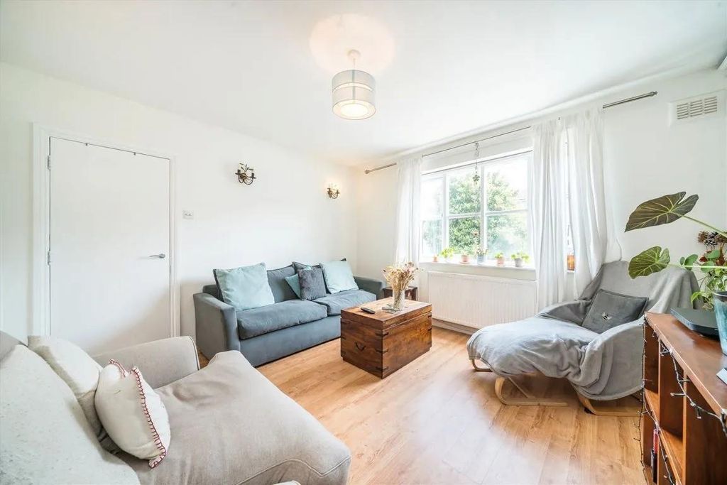 Property photo 3 of 11 97B34A235E262F5d2Ea6A22Dd4E91Ea411324222.Jpeg