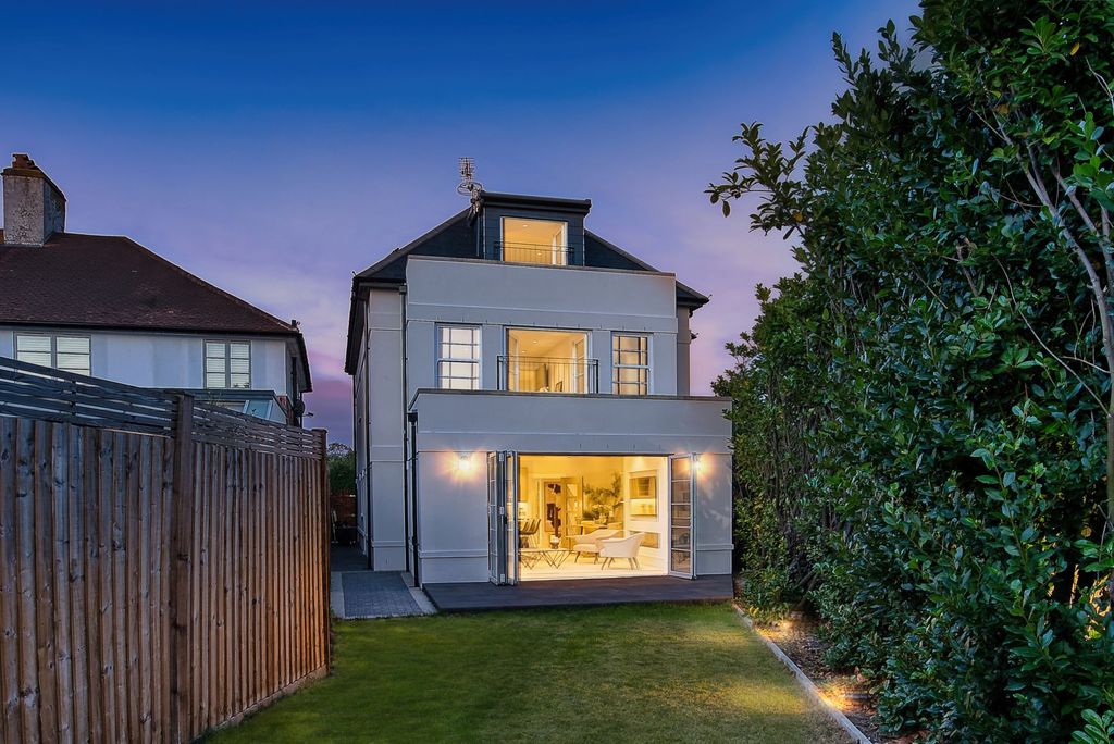 Property photo 1 of 48