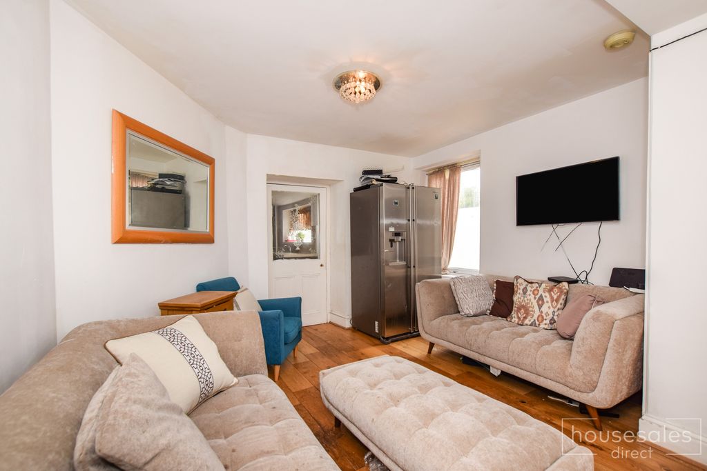 Property photo 2 of 19