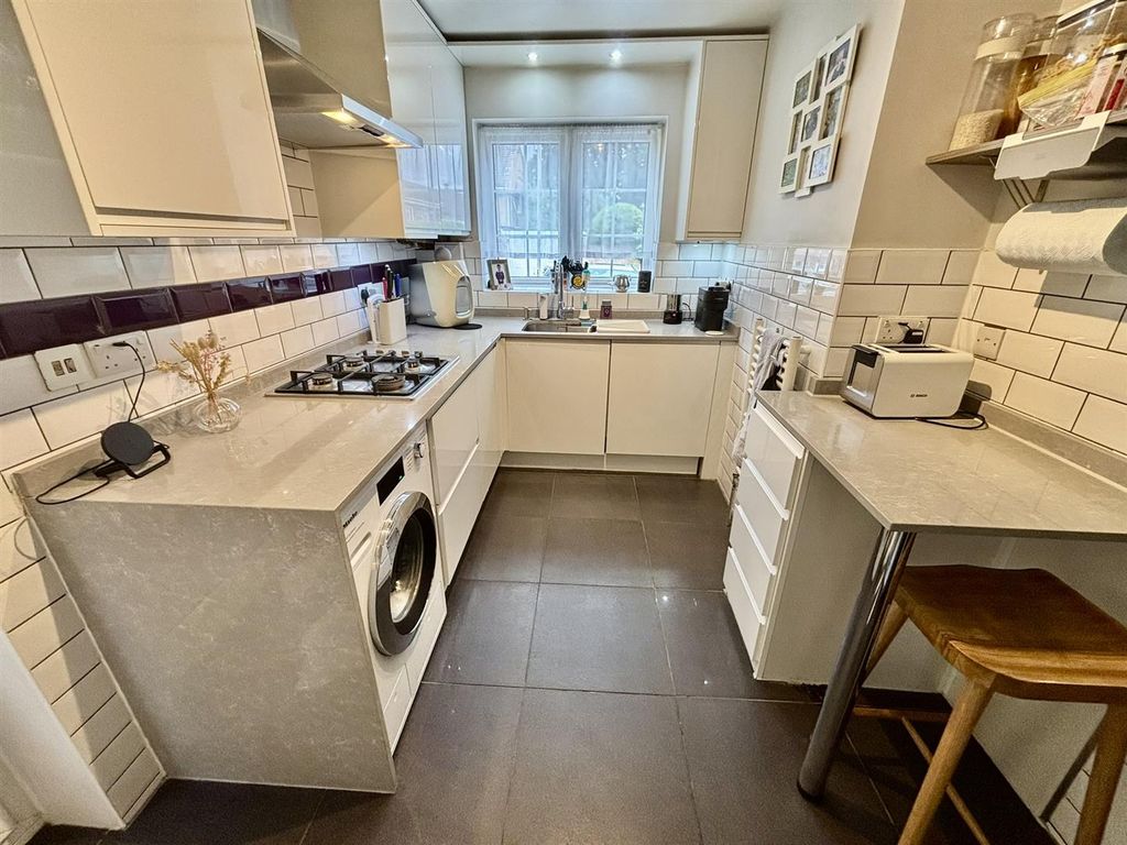 Property photo 3 of 15 Kitchen