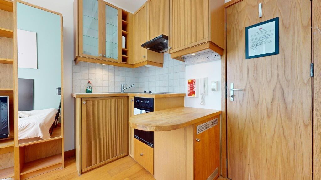 Property photo 2 of 5 Kitchen
