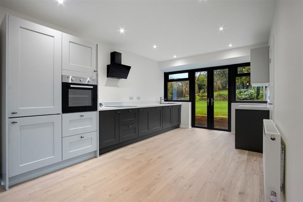 Property photo 2 of 20 Kitchen/Diner