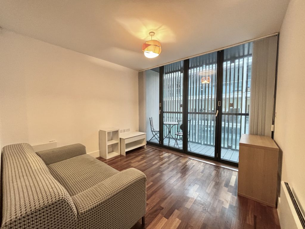 Property photo 1 of 10 Image00004