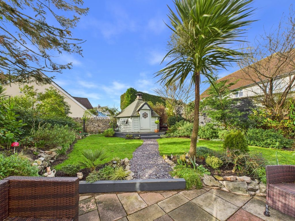 Property photo 2 of 39