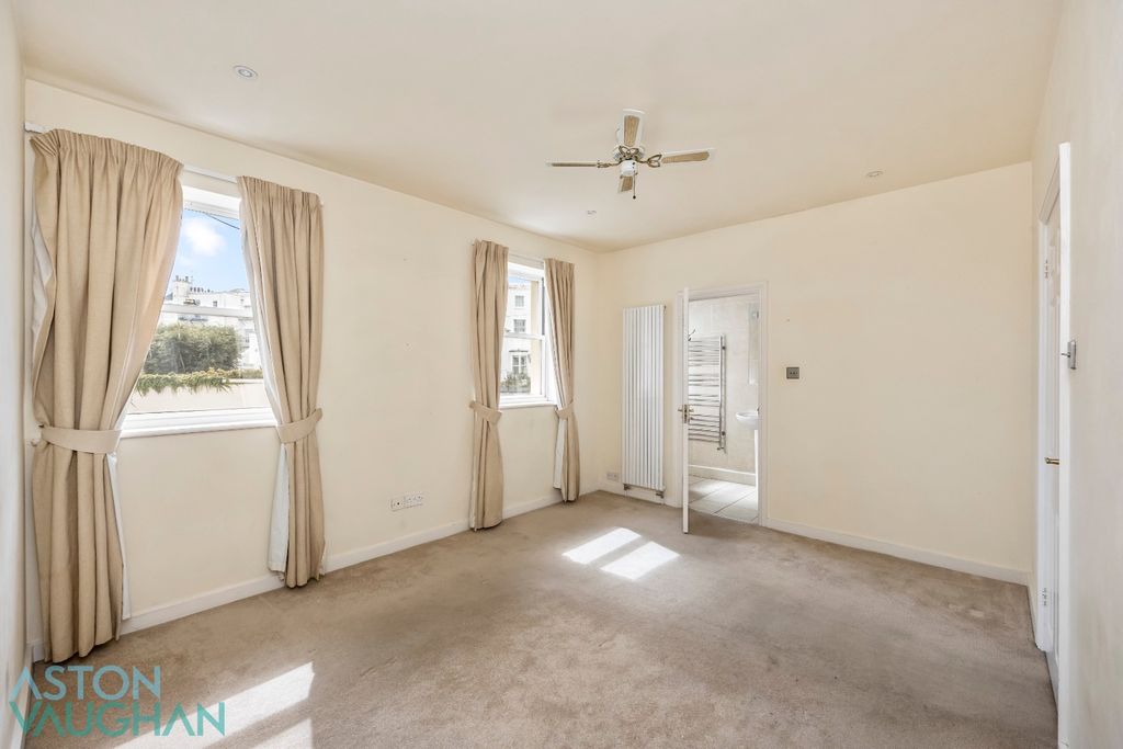 Property photo 3 of 16 4621552