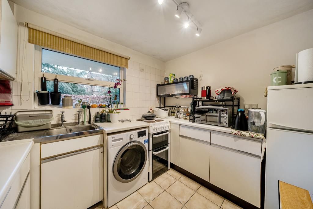 Property photo 3 of 21 Kitchen