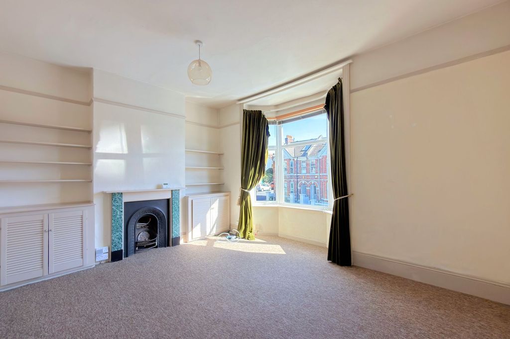 Property photo 2 of 6