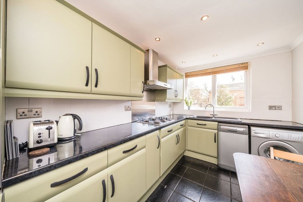 Property photo 3 of 9