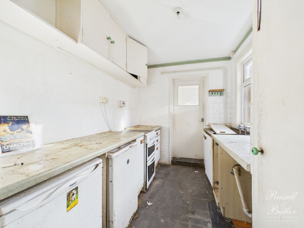 Property photo 2 of 18 Cam02127G0-Pr0358-Still006