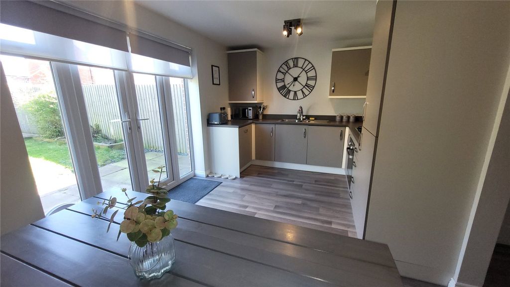 Property photo 3 of 12 Kitchen Diner