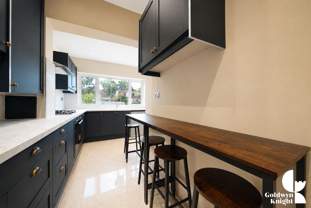 Property photo 3 of 15 Kitchen