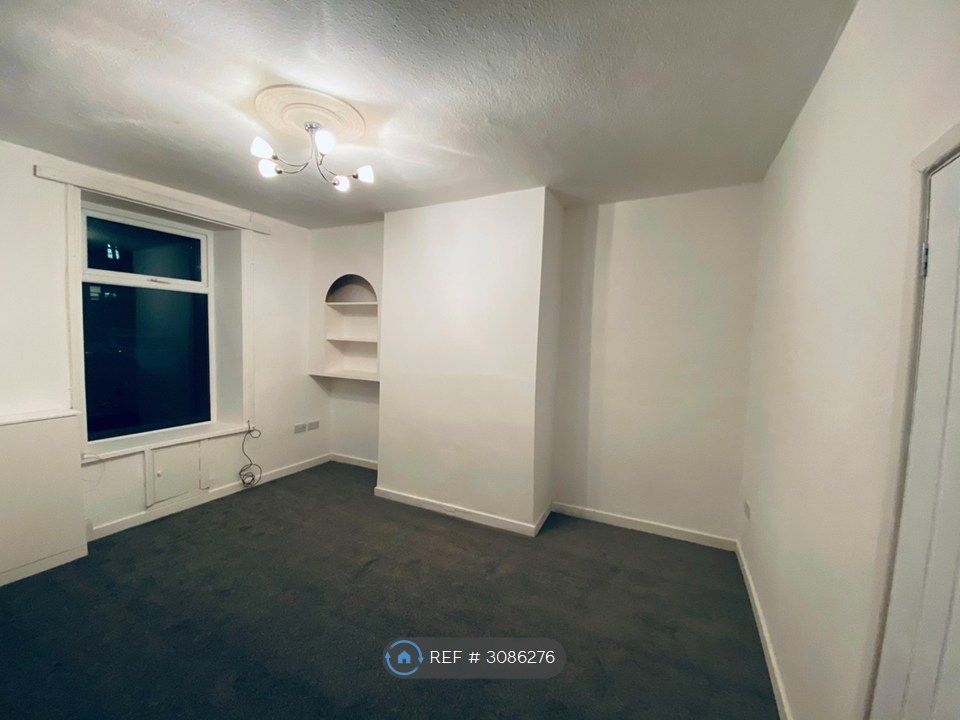 Property photo 3 of 7 Lounge