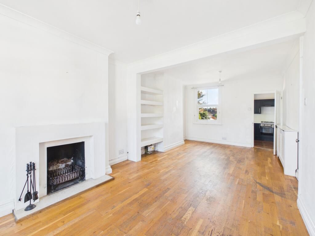 Property photo 3 of 12