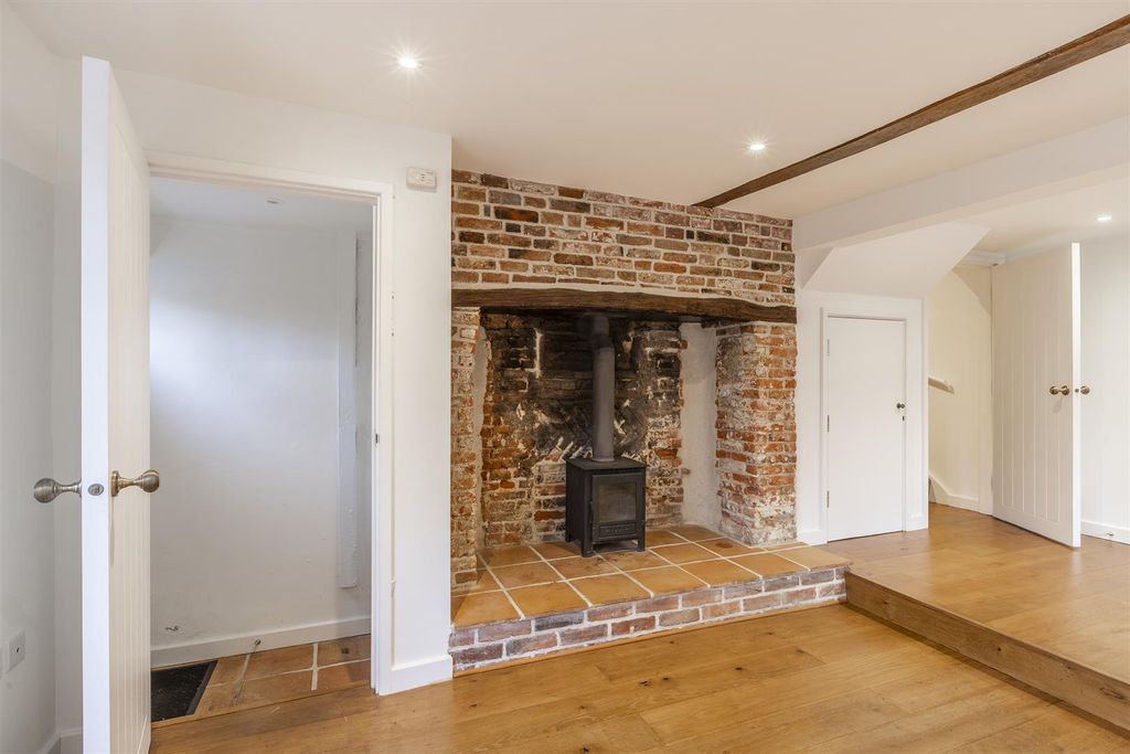 Property photo 3 of 34 Lounge / Dining Room