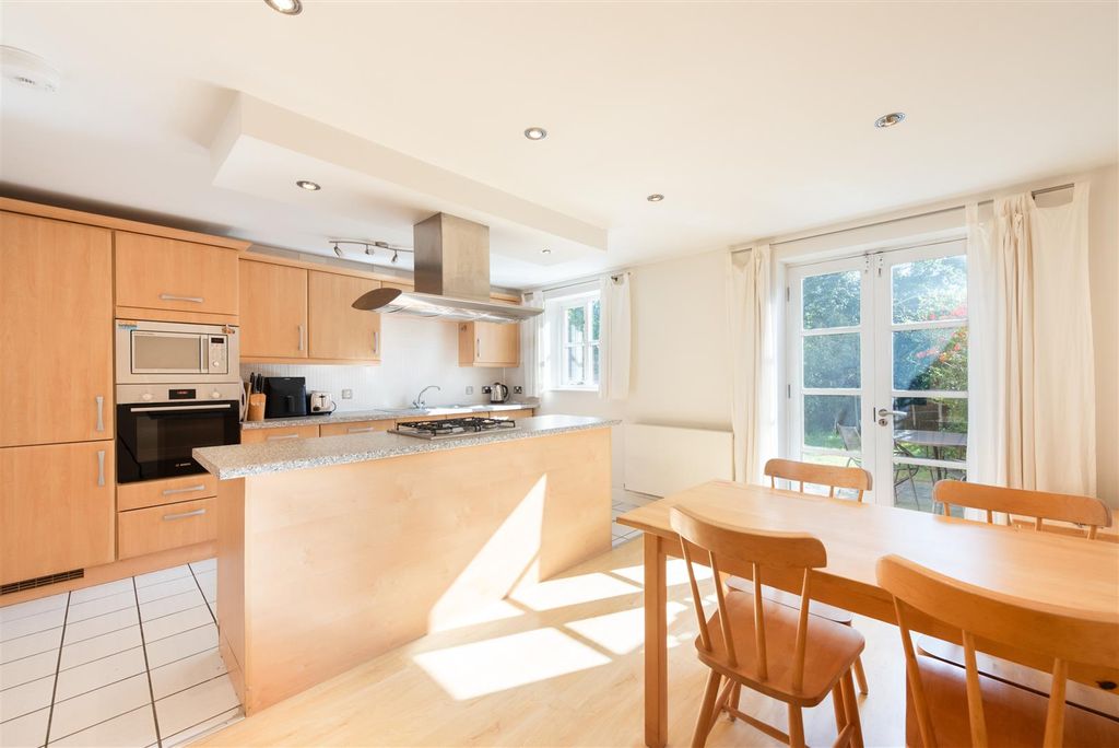 Property photo 2 of 18 Pickard 4.Jpg