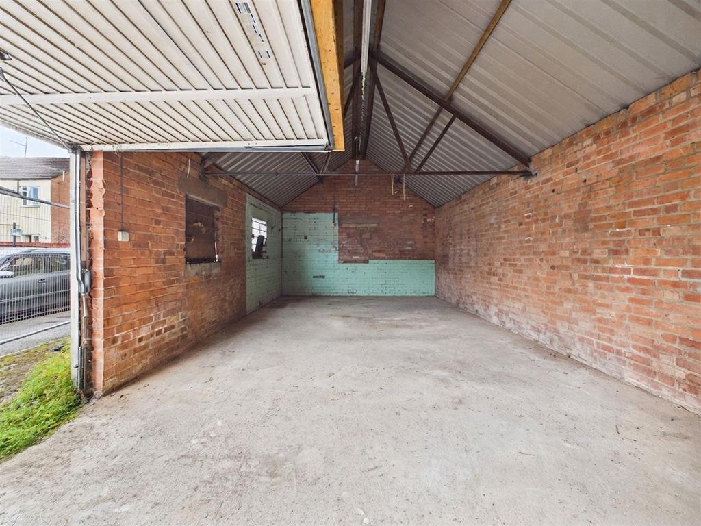 Property photo 3 of 5
